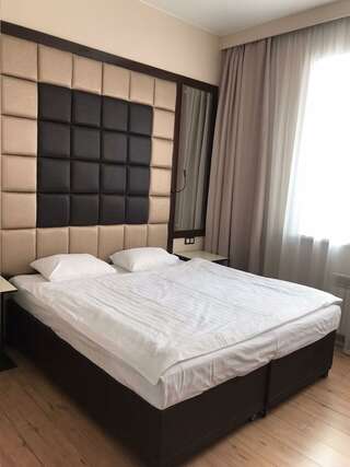 Гостевой дом Постоялый двор Уссурийск Номер полулюкс с 2 односпальными кроватями-1